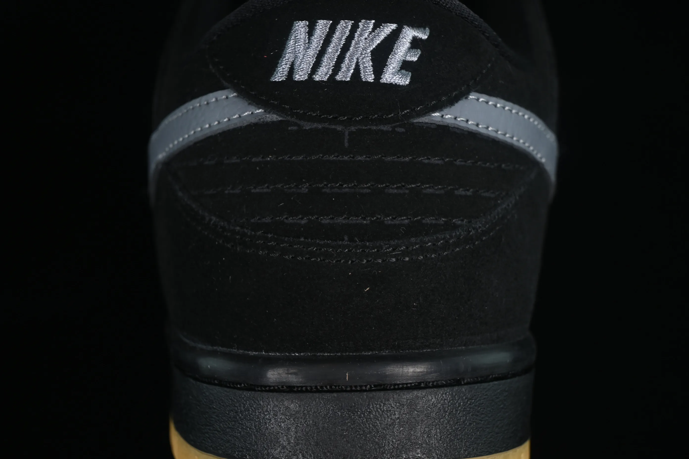 All categories Nk SB Dunk Series Nk SB Dunk Low Low-top sneakers K version Nk SB Dunk Low Raw rubber black and gray SB Dunk Series low-top casual sports skateboard shoes BQ6817-010